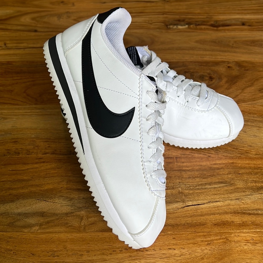 Nike Cortez 7.5: Effortlessly Stylish, Perfect for Any Outfit, and Well-Loved